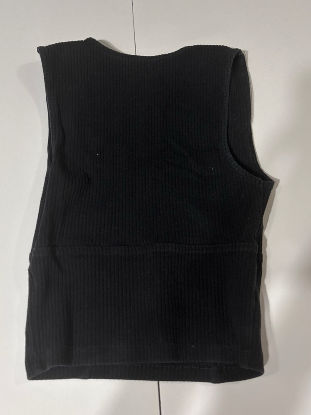 American Eagle Outfitters Black Ribbed Crop Tank - Picture 2 of 3